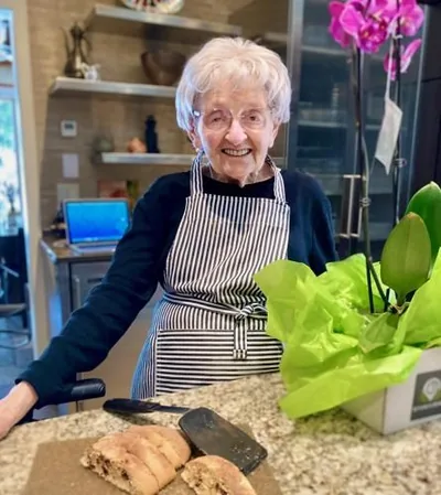 Ellen Kabins