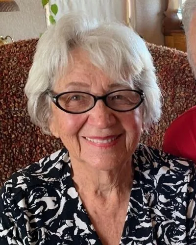 Evelyn Pauline 