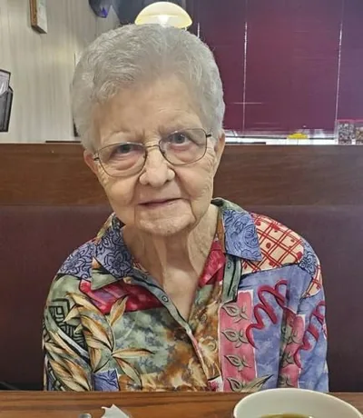 Lucy Elizabeth 
