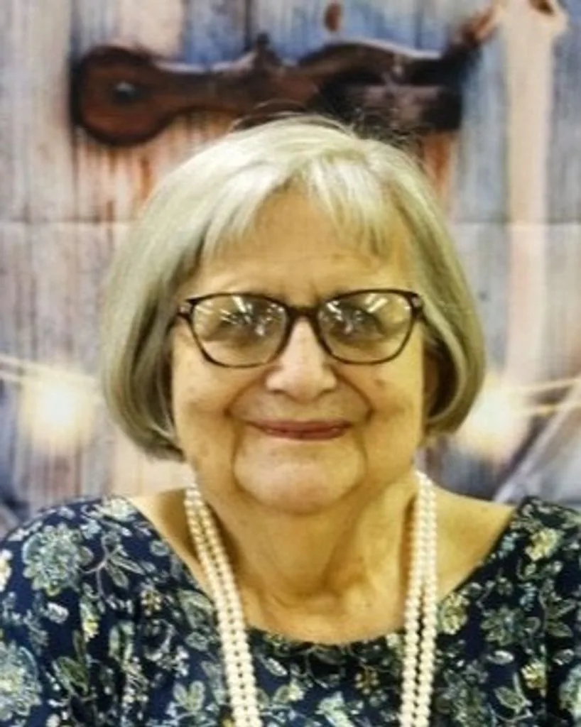 Portrait of Lois Stacey